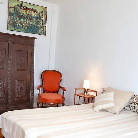 Les Lauriers Apartment *